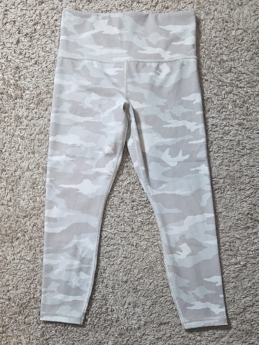 Athleta ELATION 7/8 Tight Camo High-Waist Leggings in Light Gray and Cream